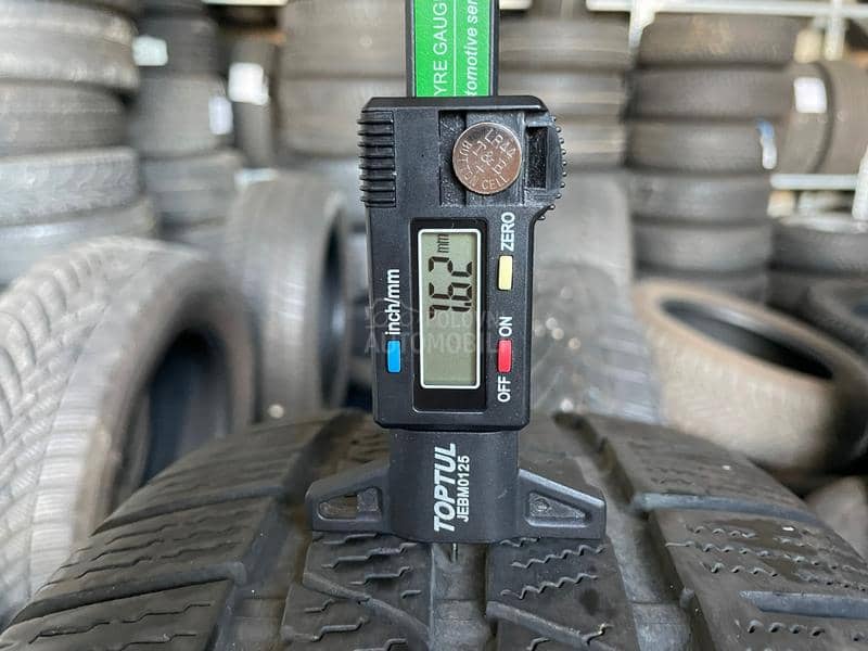 Continental 215/65 R16 Zimska