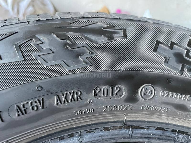 Continental 215/65 R16 Zimska