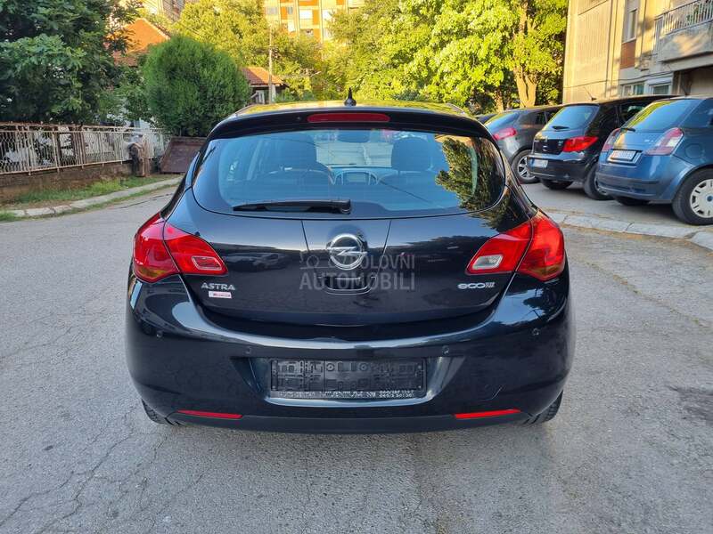 Opel Astra J C O S M O