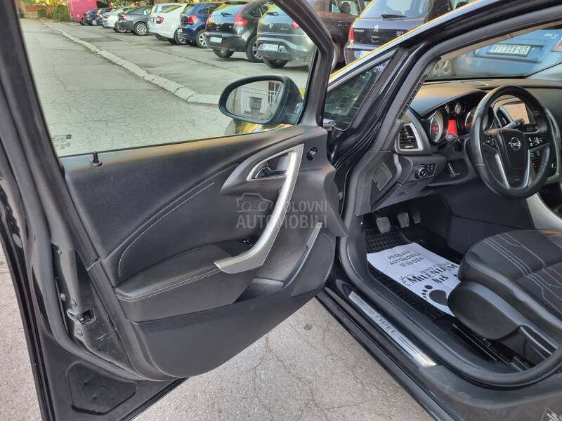 Opel Astra J C O S M O