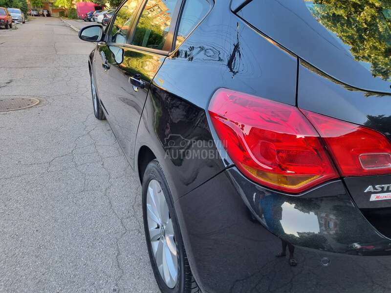 Opel Astra J C O S M O