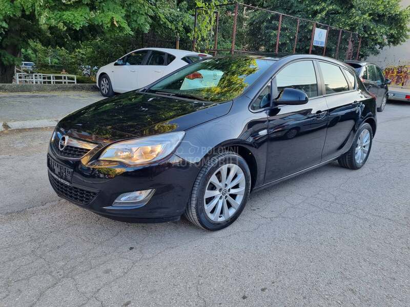 Opel Astra J C O S M O