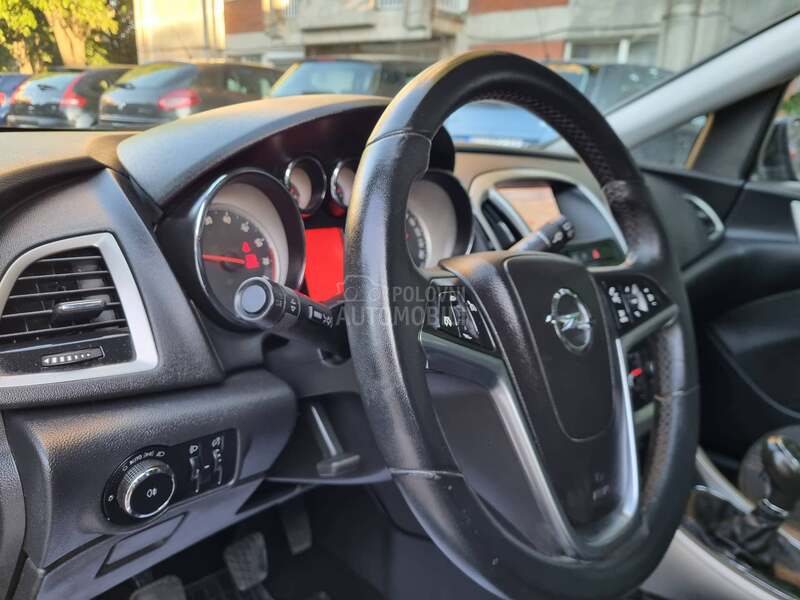 Opel Astra J C O S M O