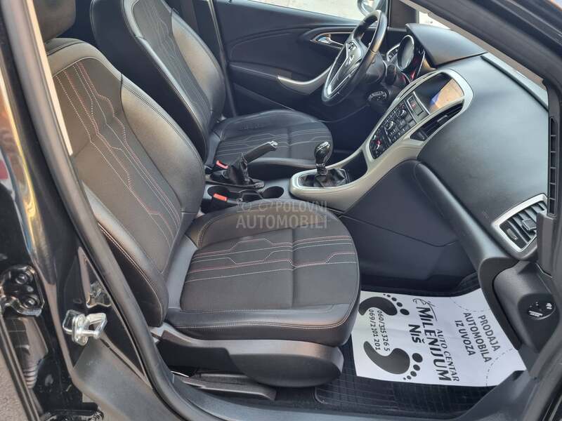 Opel Astra J C O S M O