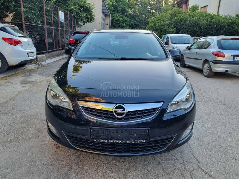 Opel Astra J C O S M O
