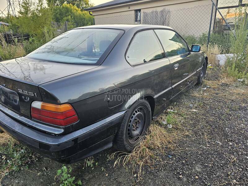 BMW 325 