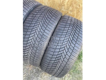 Bridgestone 235/45 R19 Zimska
