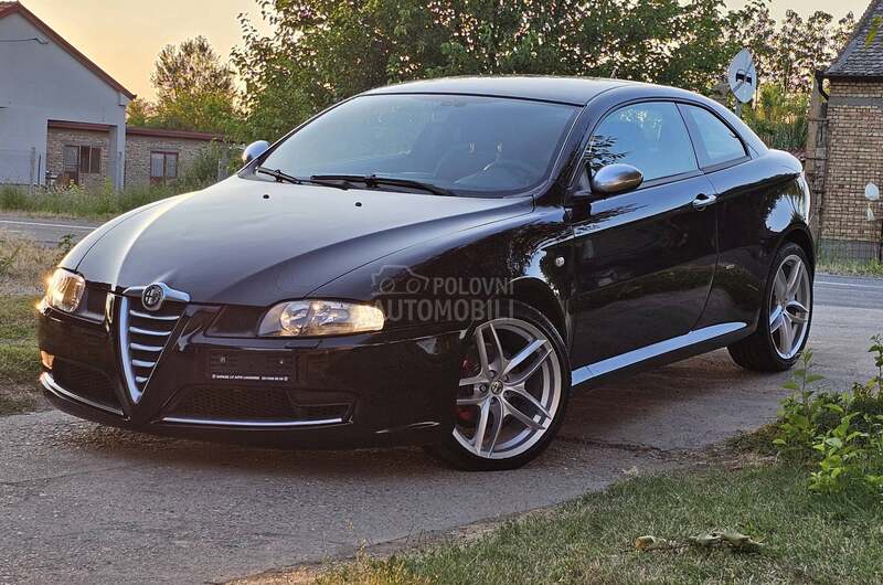 Alfa Romeo GT QV