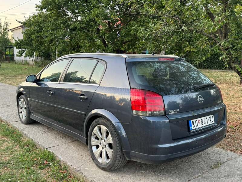 Opel Signum 1.9 150