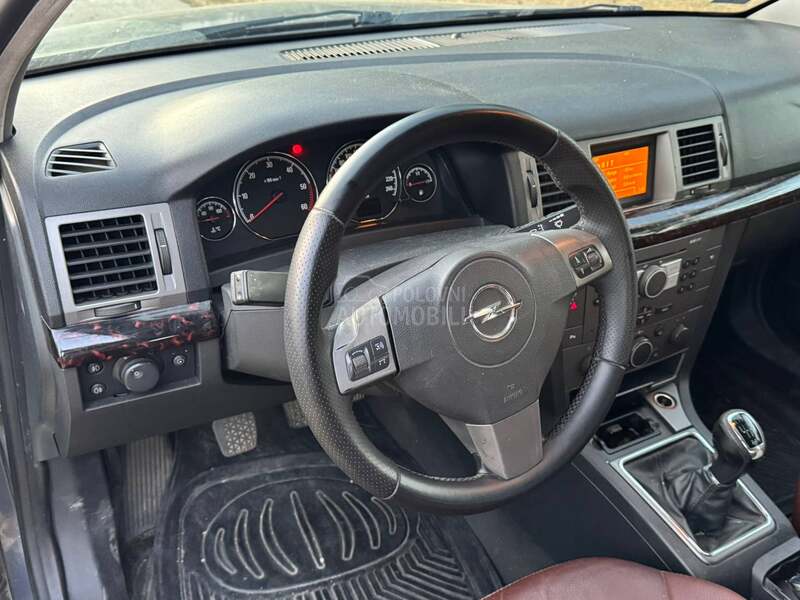 Opel Signum 1.9 150