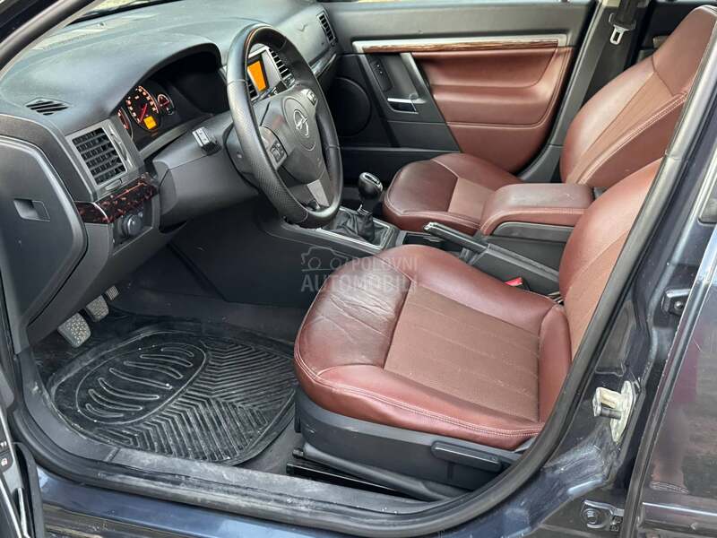 Opel Signum 1.9 150