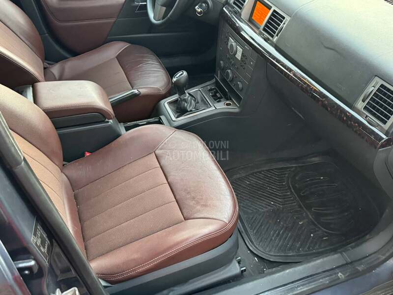 Opel Signum 1.9 150
