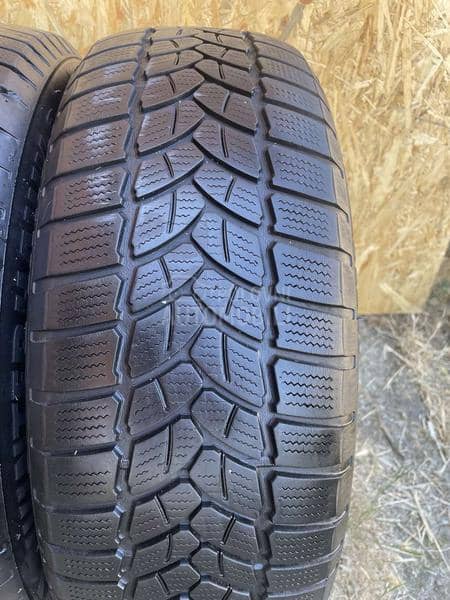 Firestone 205/60 R16 Zimska