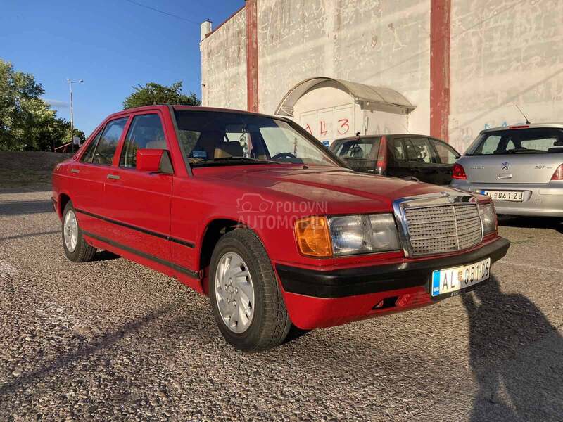 Mercedes Benz 190 2.0E