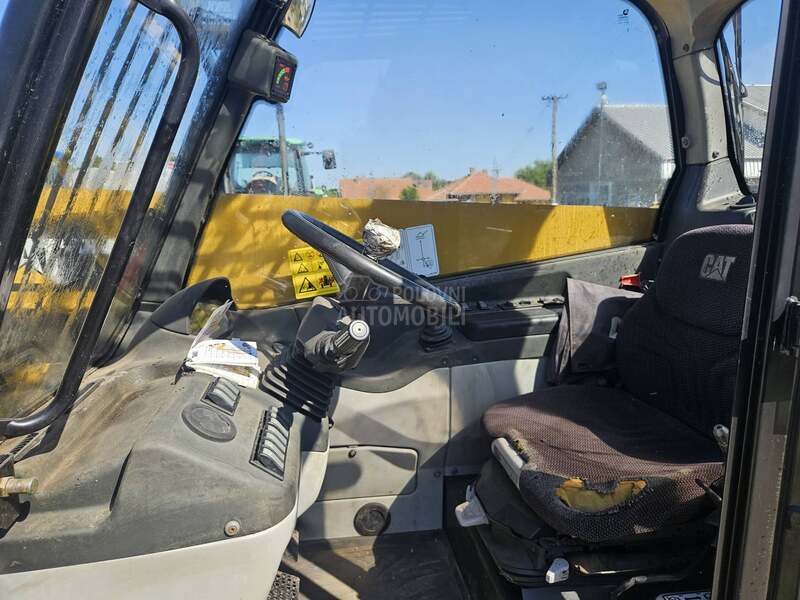 CAT TH407C 7.3M
