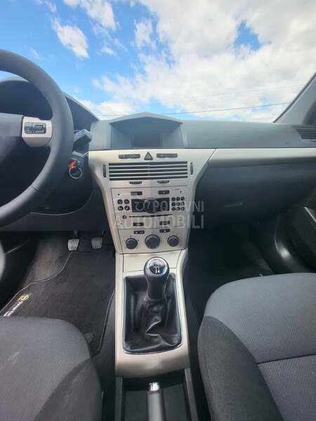 Opel Astra H 1.6 b