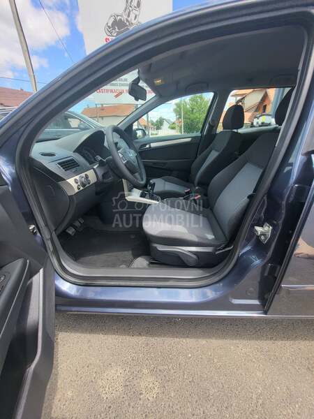 Opel Astra H 1.6 b