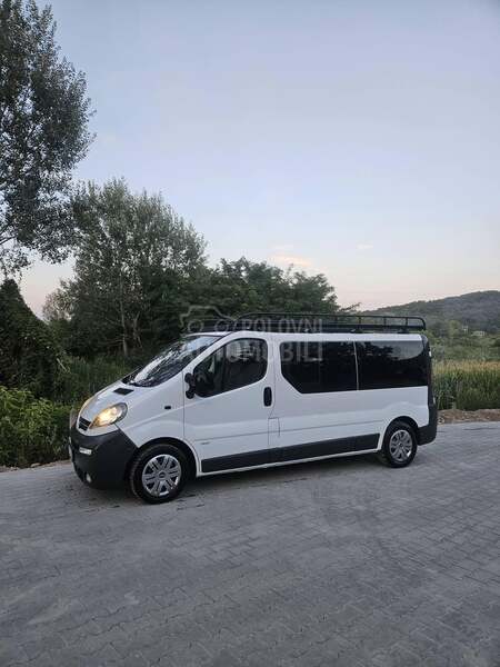 Opel Vivaro 2.5CDTI
