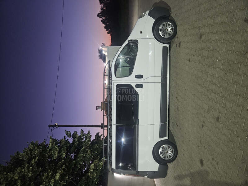 Opel Vivaro 2.5CDTI