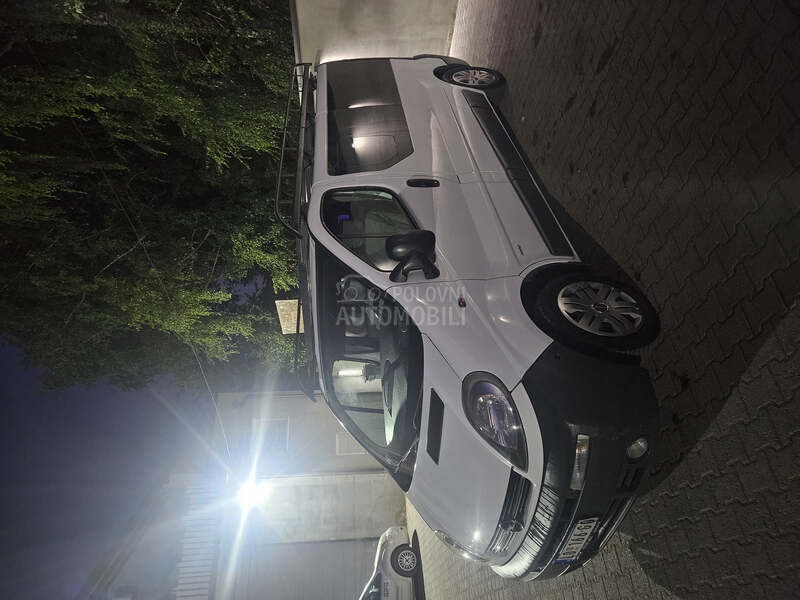 Opel Vivaro 2.5CDTI