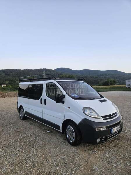 Opel Vivaro 2.5CDTI