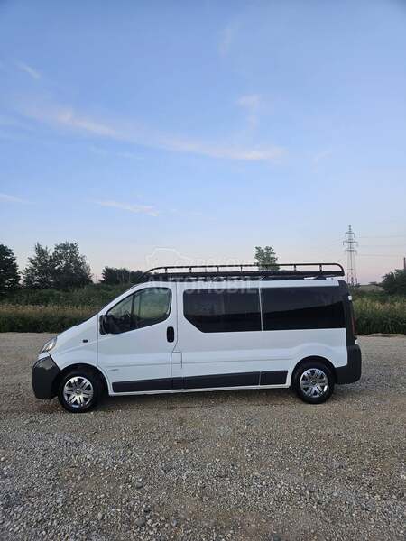 Opel Vivaro 2.5CDTI