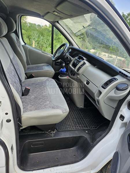 Opel Vivaro 2.5CDTI