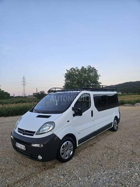 Opel Vivaro 2.5CDTI