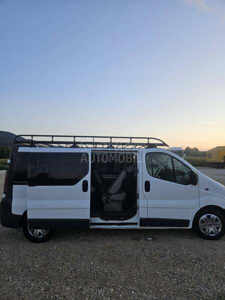 Opel Vivaro 2.5CDTI