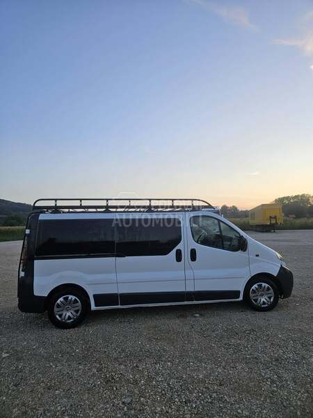 Opel Vivaro 2.5CDTI