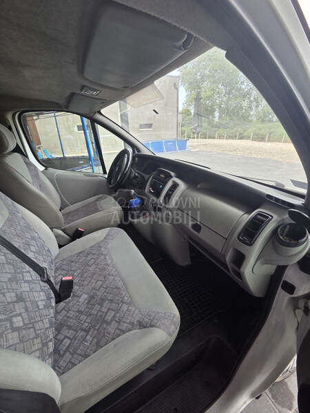 Opel Vivaro 2.5CDTI