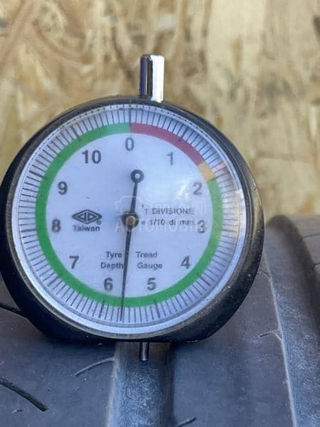 Dunlop 235/45 R18 Letnja