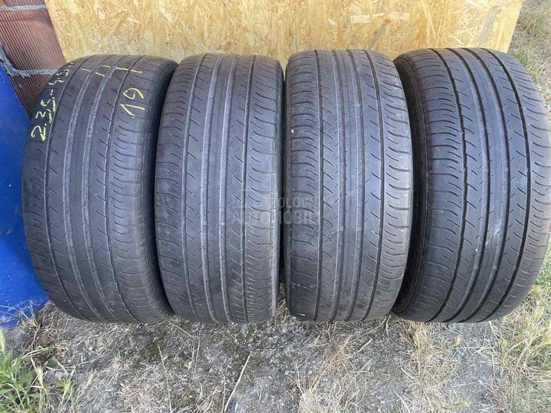 Dunlop 235/45 R18 Letnja