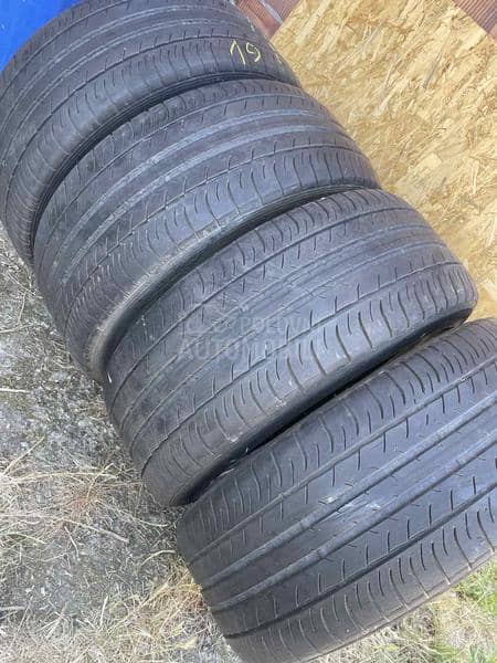 Dunlop 235/45 R18 Letnja