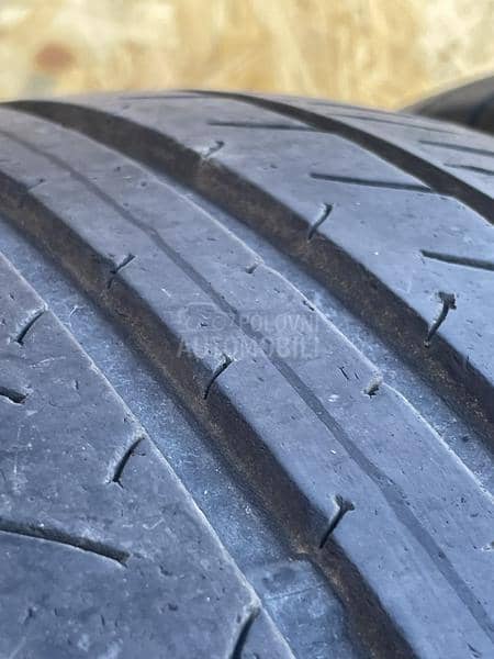 Dunlop 235/45 R18 Letnja