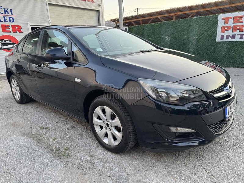 Opel Astra J 