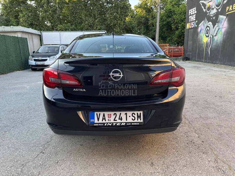 Opel Astra J 