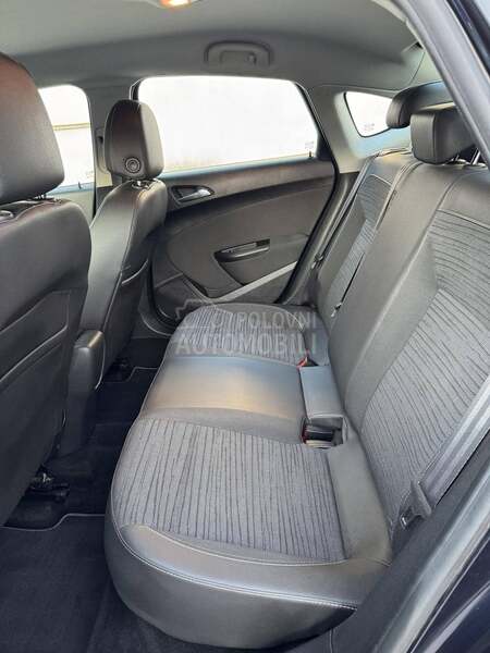 Opel Astra J 