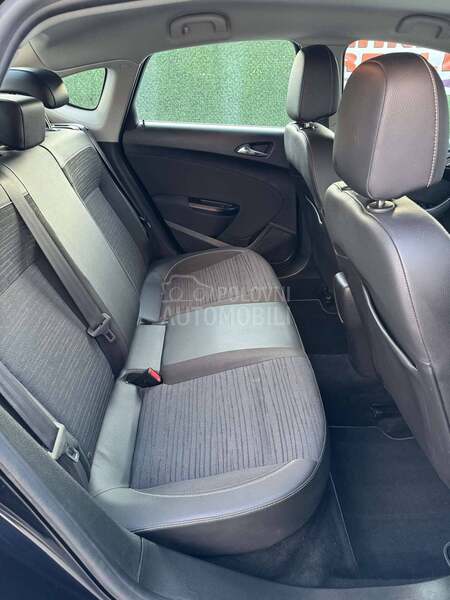Opel Astra J 
