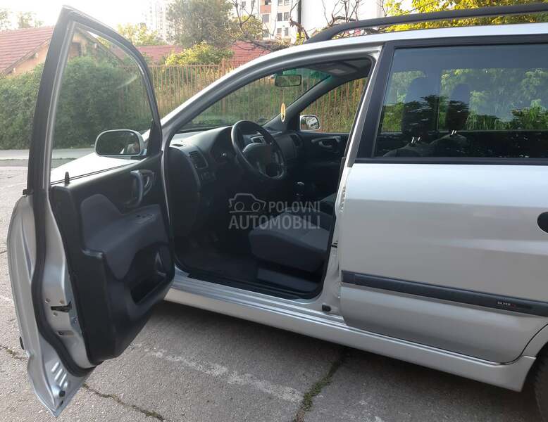 Mitsubishi Space Star 1.6 Silver 25