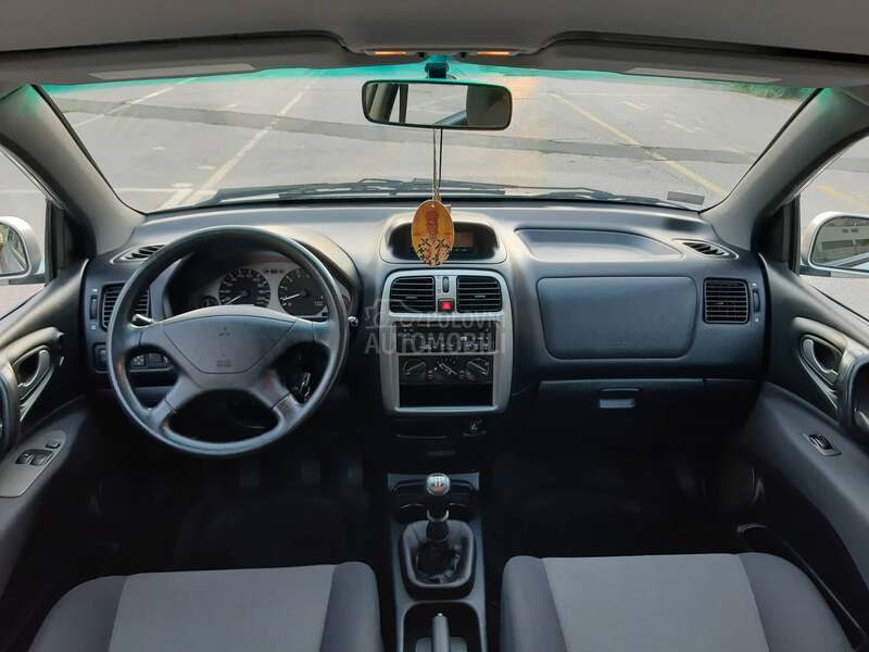 Mitsubishi Space Star 1.6 Silver 25