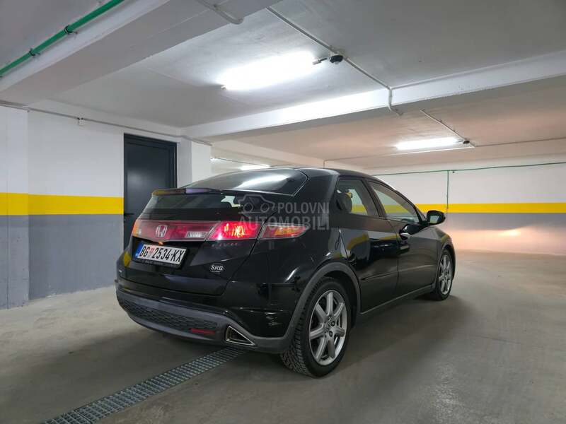 Honda Civic 1.8 i-VTEC