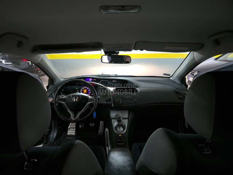 Honda Civic 1.8 i-VTEC