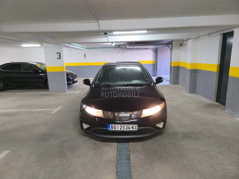 Honda Civic 1.8 i-VTEC