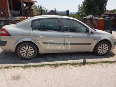 far krilo branik za Renault Megane od 2002. do 2008. god.