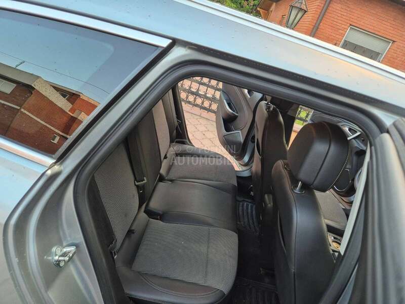 Opel Astra J 1.3D OCUVAN