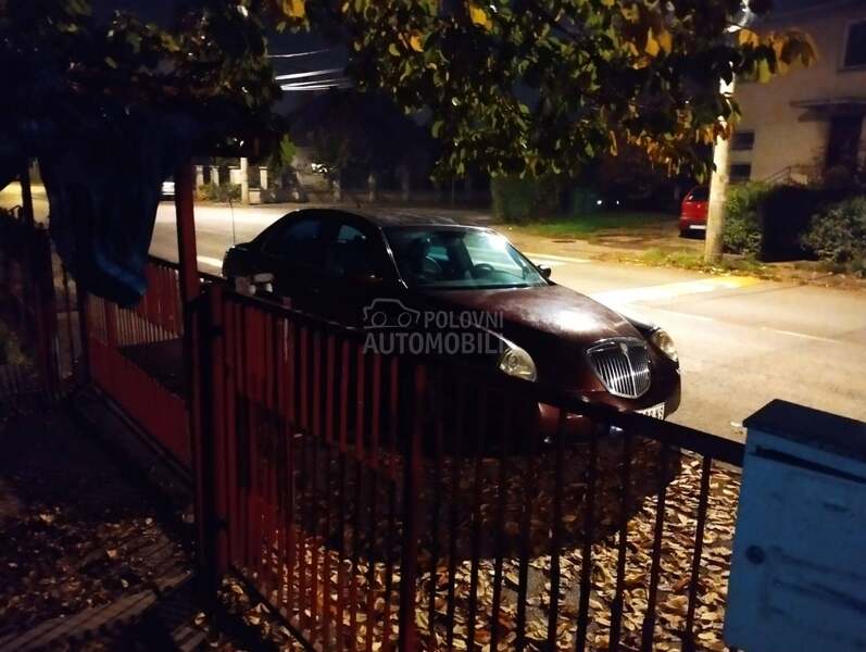 Lancia Thesis 