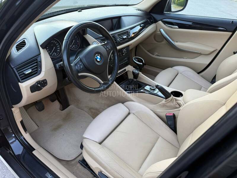 BMW X1 X-drive//Pano