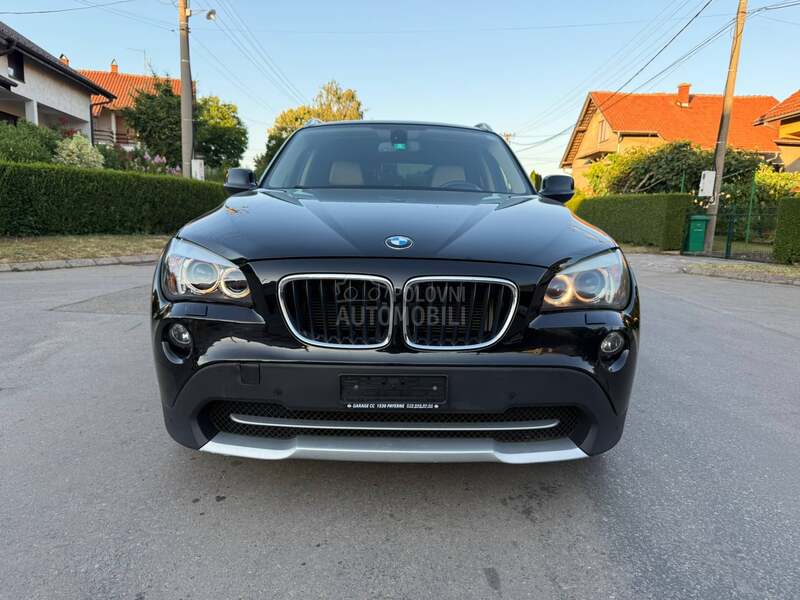 BMW X1 X-drive//Pano