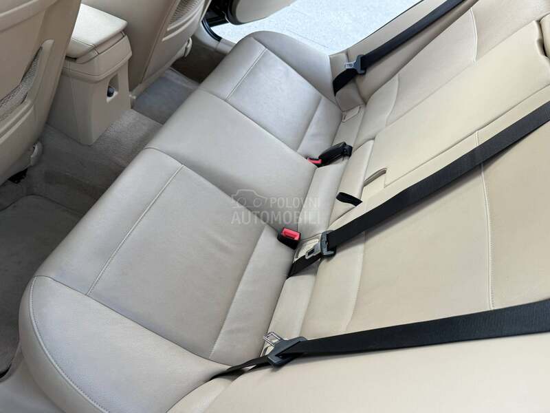 BMW X1 X-drive//Pano